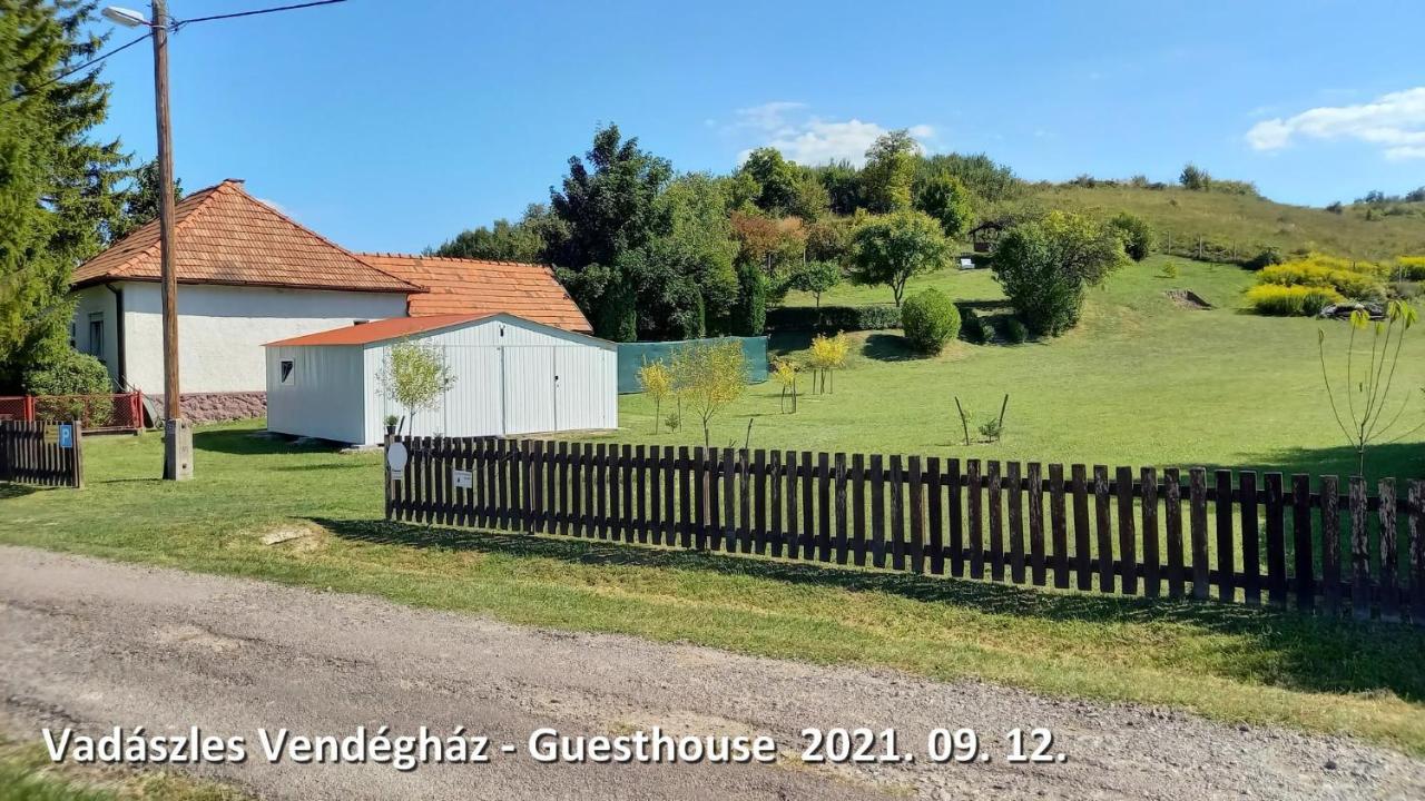 Vadaszles Vendeghaz Bukkszentmarton Exterior foto