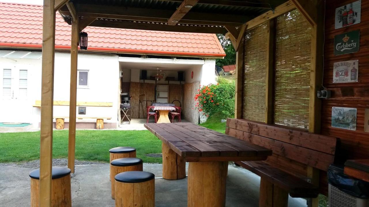 Vadaszles Vendeghaz Bukkszentmarton Exterior foto