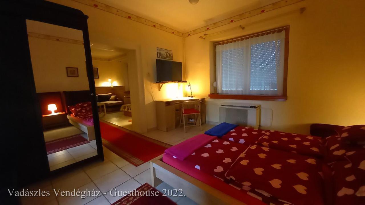 Vadaszles Vendeghaz Bukkszentmarton Exterior foto