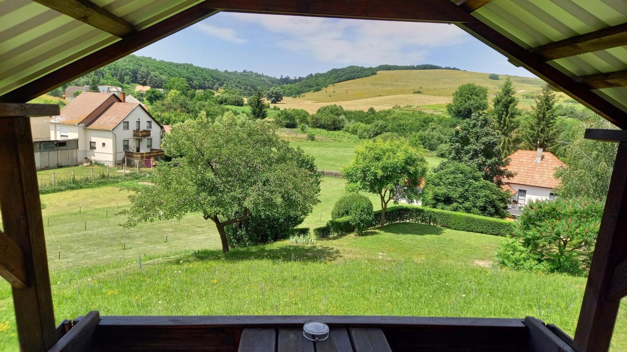 Vadaszles Vendeghaz Bukkszentmarton Exterior foto