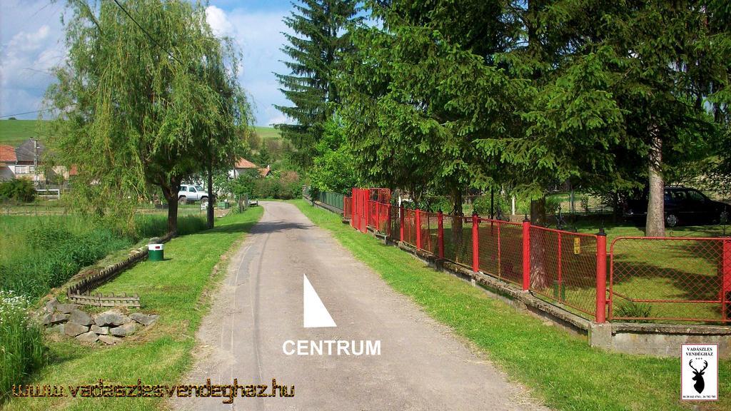 Vadaszles Vendeghaz Bukkszentmarton Exterior foto