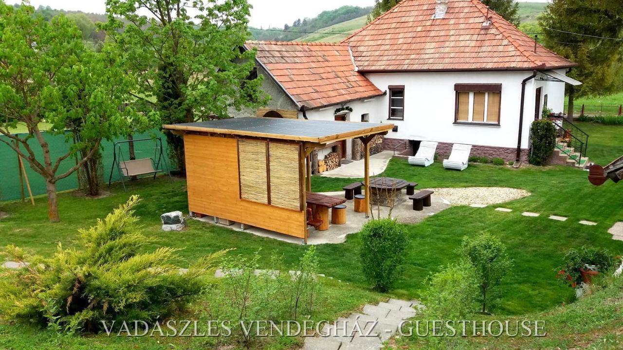 Vadaszles Vendeghaz Bukkszentmarton Exterior foto